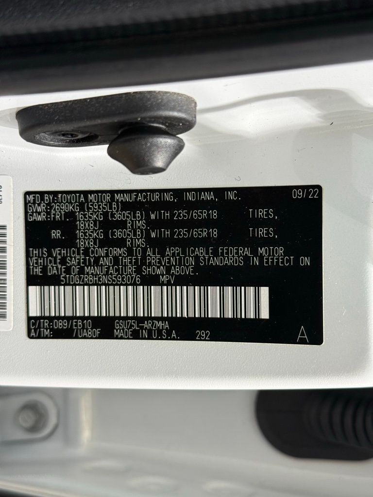 Thumbnail: 2022 Toyota Highlander - 32