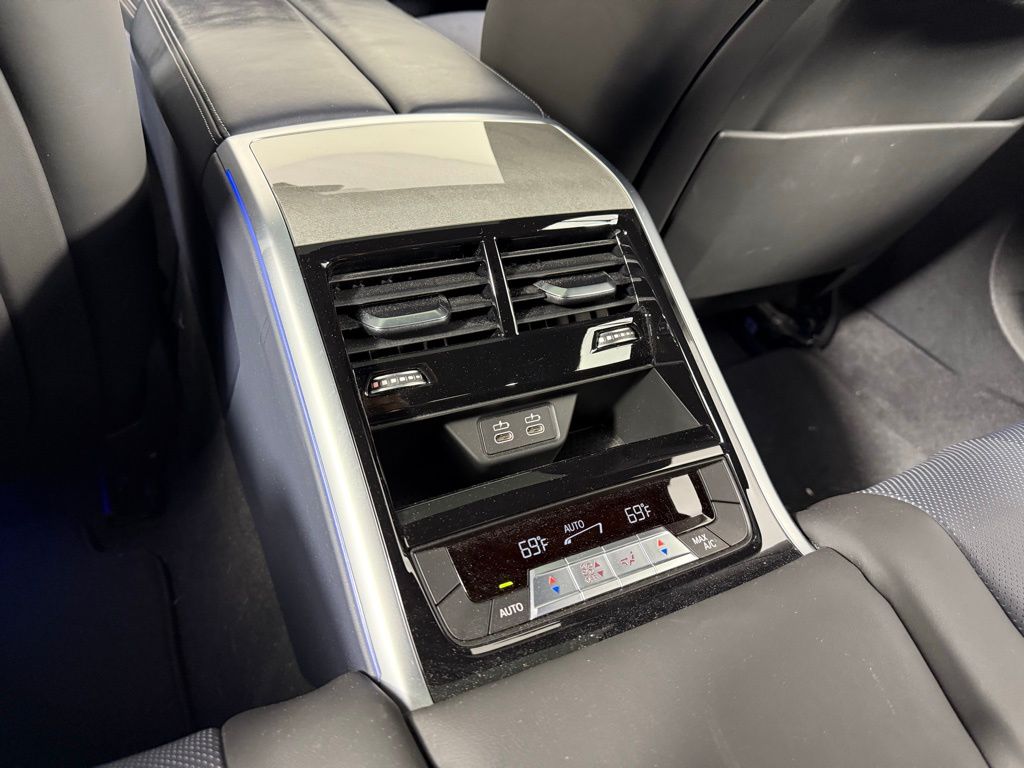 2022 BMW 8 Series  18