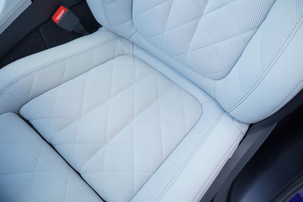 Thumbnail: 2026 BMW X5 - 12