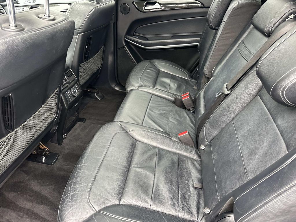 Thumbnail: 2018 Mercedes-Benz GLS - 28