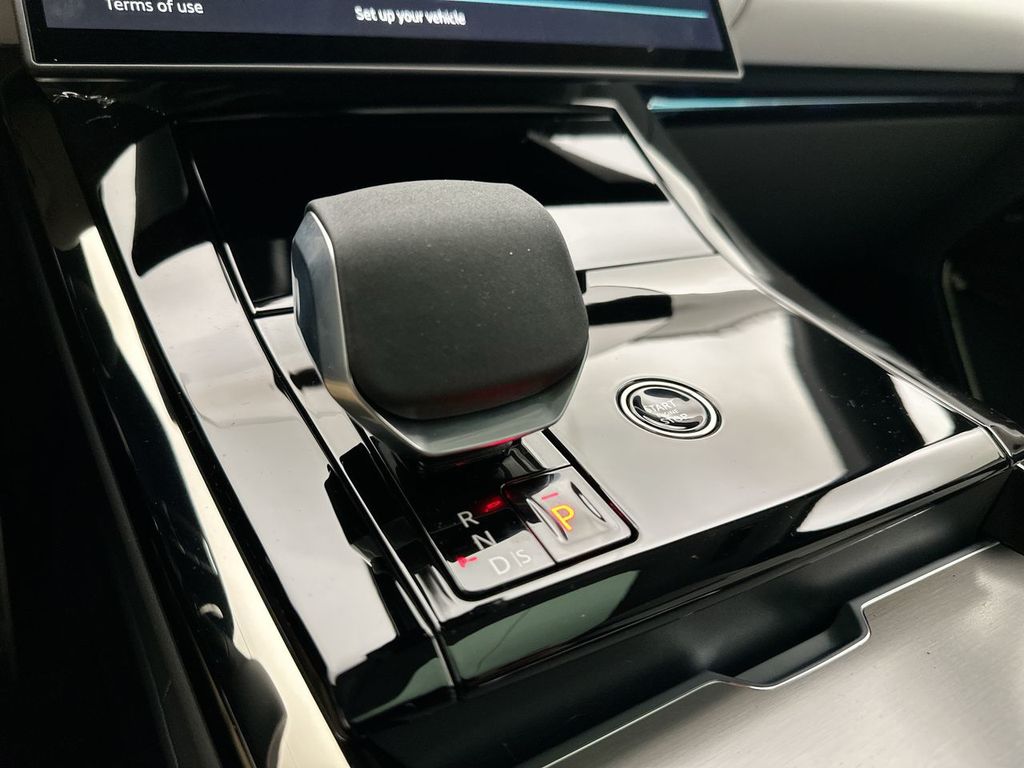 Thumbnail: 2026 Land Rover Range Rover Sport - 20