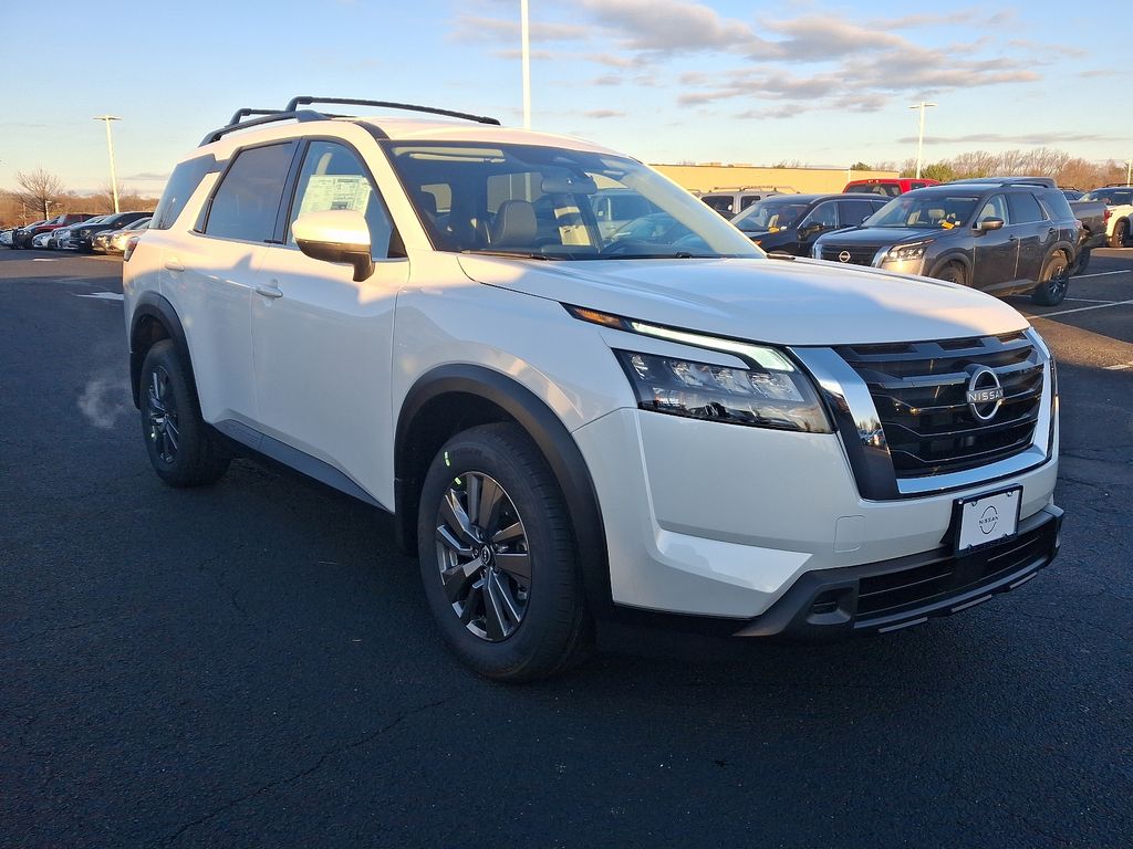 2025 Nissan Pathfinder SV 2