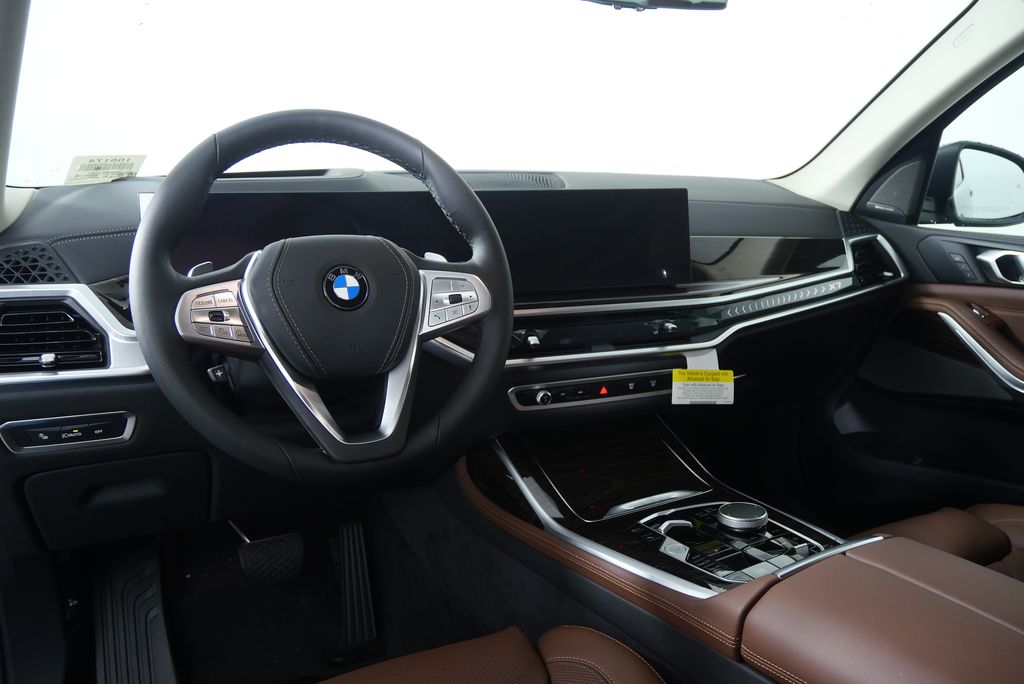 Thumbnail: 2026 BMW X7 - 20