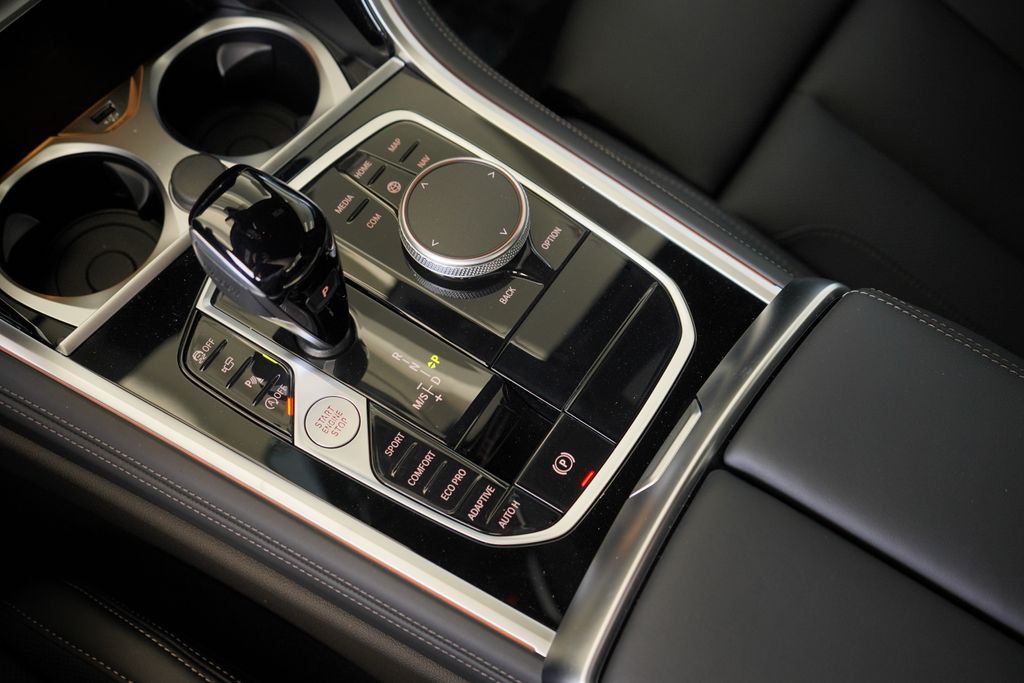 Thumbnail: 2026 BMW 8 Series - 19