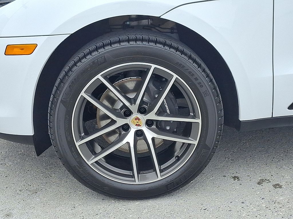 Thumbnail: 2026 Porsche Macan - 11