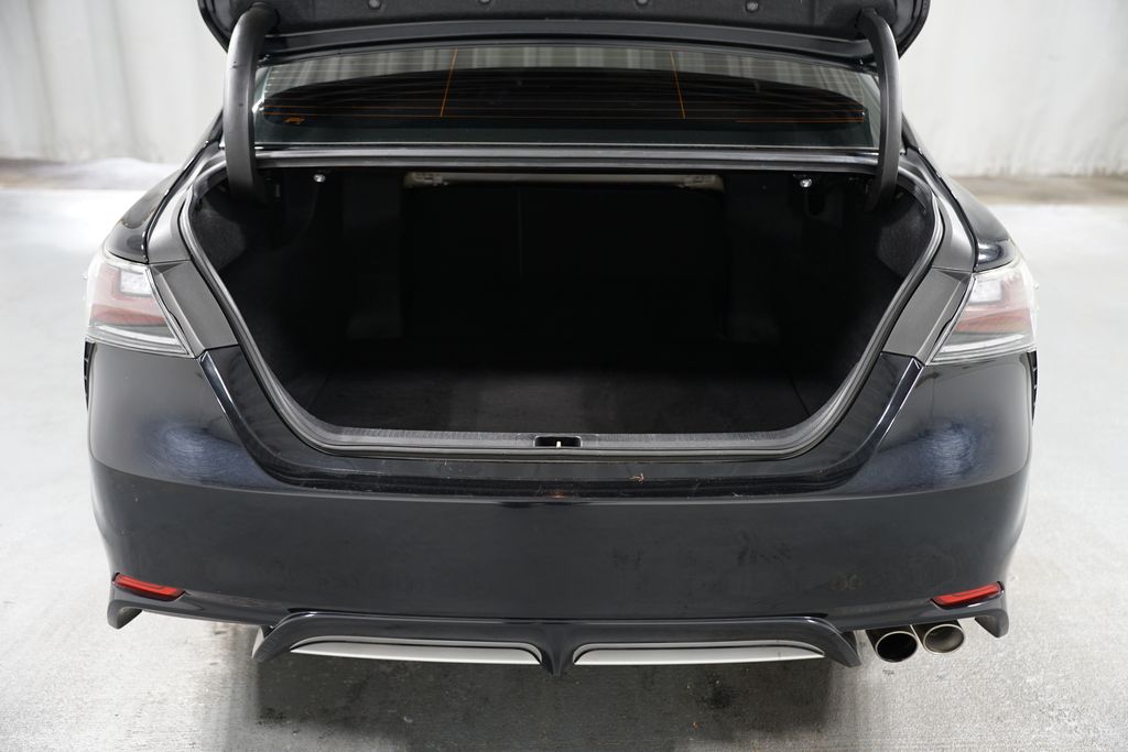 2019 Toyota Camry SE 31