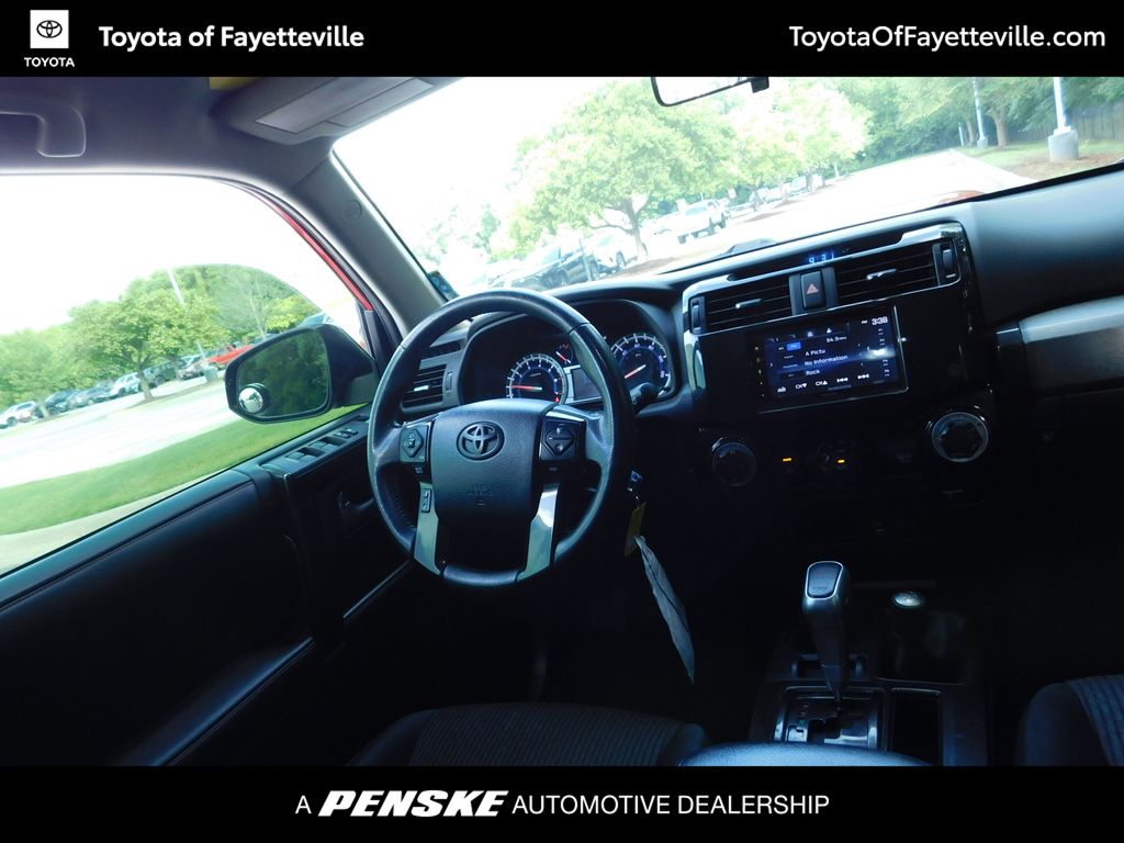 Thumbnail: 2015 Toyota 4Runner - 6