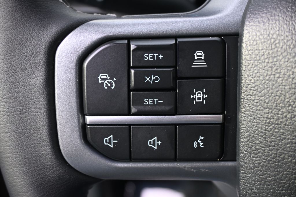 New 2025 Black Ford XLT Hybrid image 35