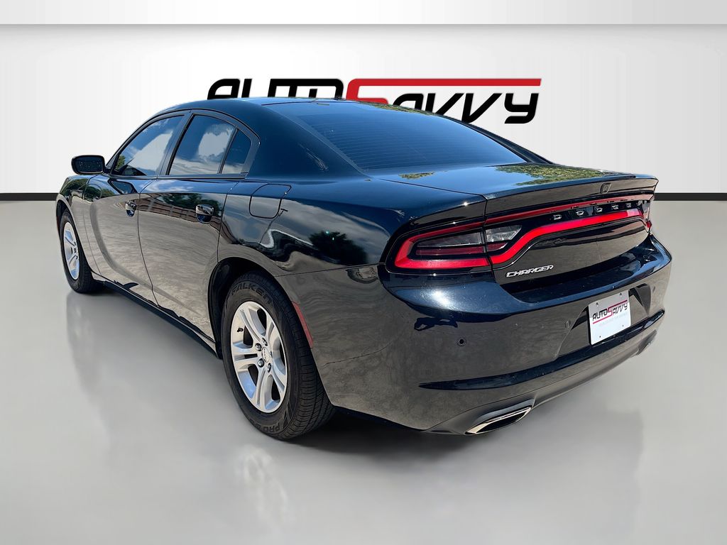 Used 2022 Black Dodge SXT image 5