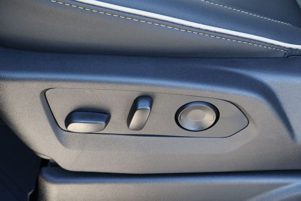 Thumbnail: 2026 Chevrolet Suburban - 18