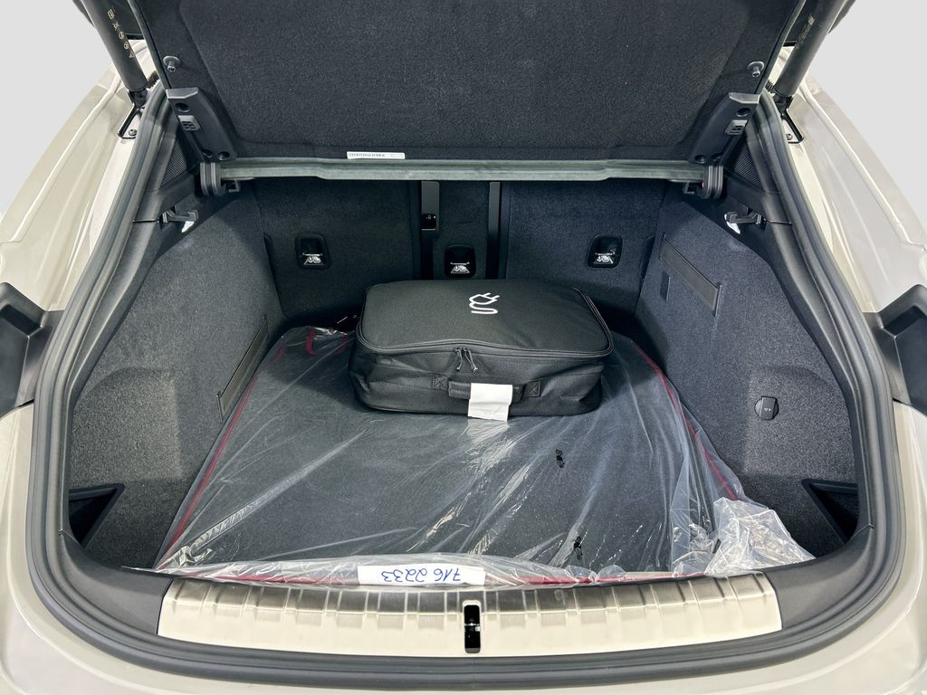 Thumbnail: 2026 Porsche Taycan - 29