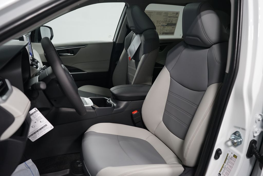 Thumbnail: 2025 Toyota RAV4 - 27