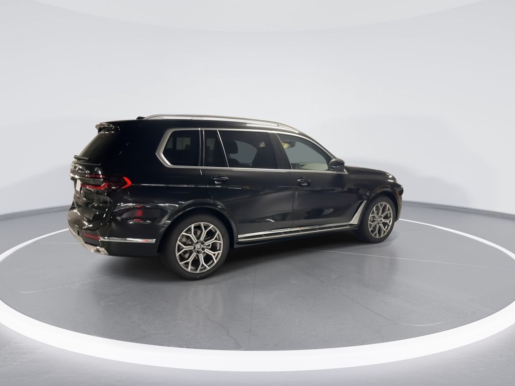 Thumbnail: 2026 BMW X7 - 8