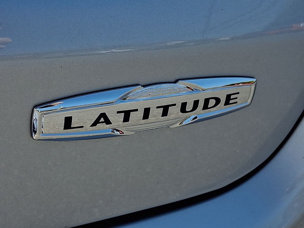 2025 Jeep Compass Latitude Silver at Spitzer Acura