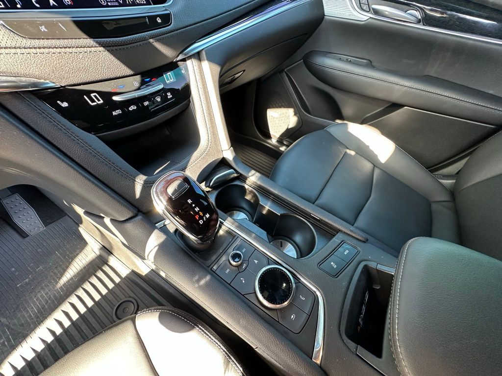 Thumbnail: 2025 Cadillac XT5 - 25