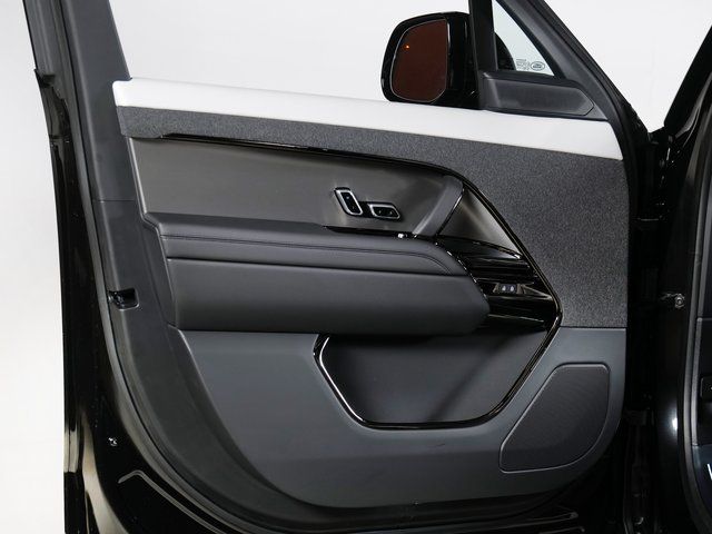 New 2027 Black Land Rover Dynamic SE image 25