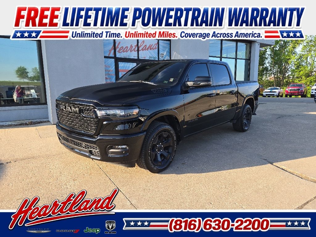 Diamond Black Crystal Pearlcoat 2026 RAM 1500 Pickup Truck Four-Wheel Drive 8-Speed Automatic