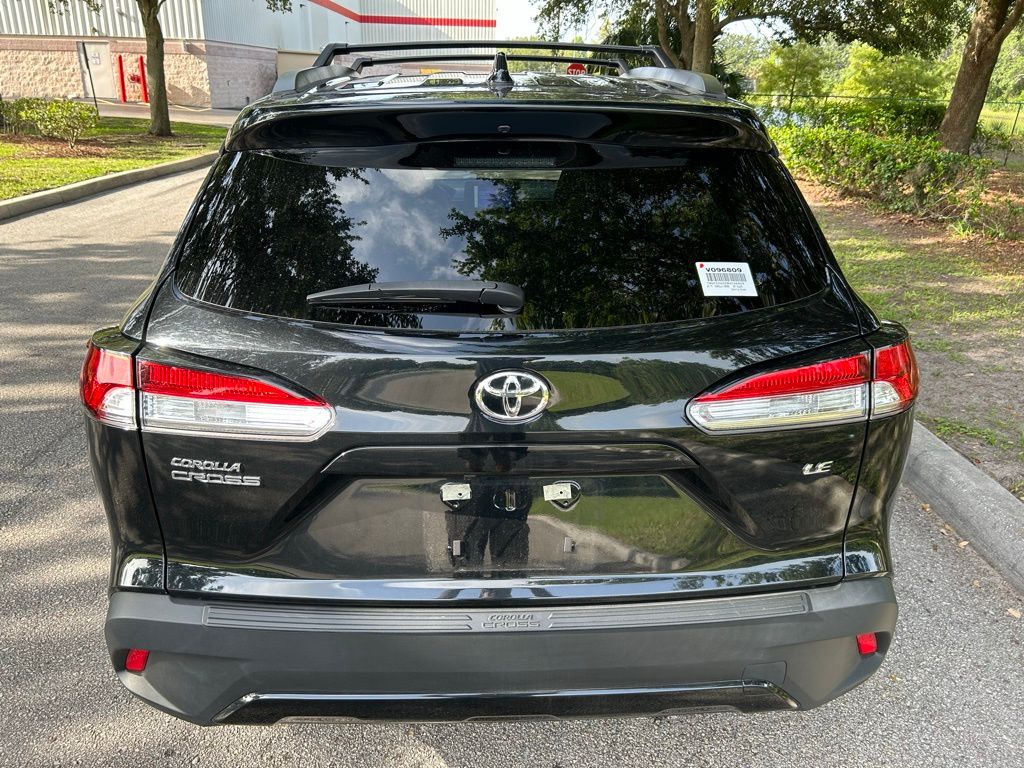 2024 Toyota Corolla Cross LE 4