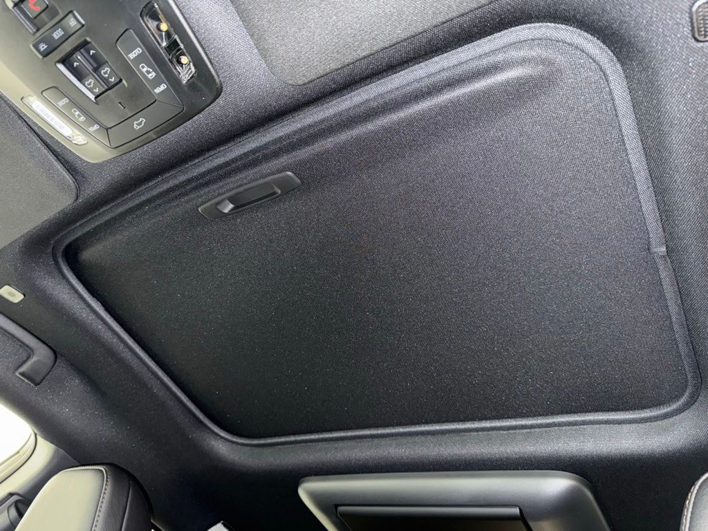 Thumbnail: 2025 Toyota Sienna - 19