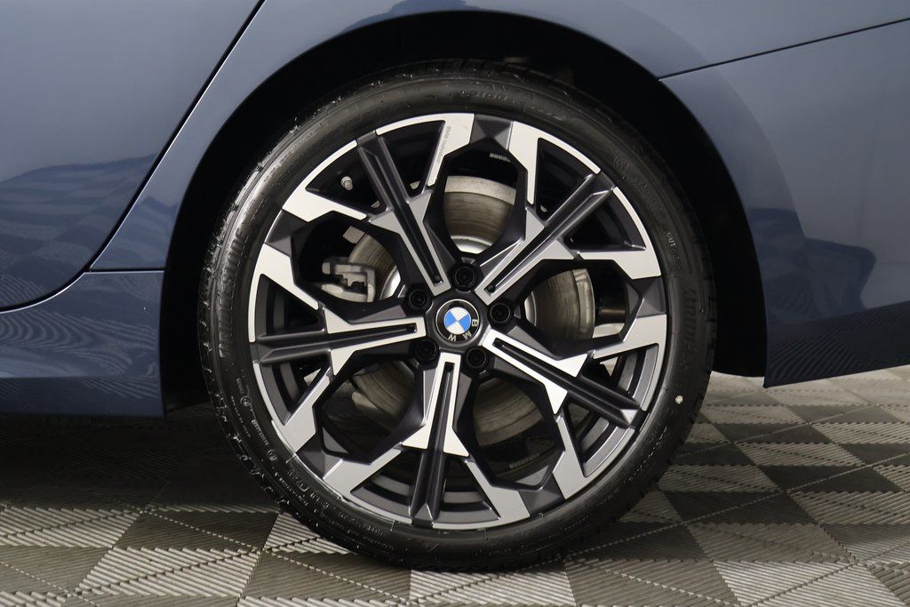 2025 BMW 3 Series 330i 10