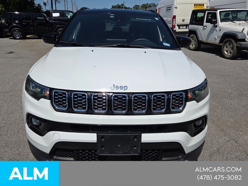 Used 2025 White Jeep Limited image 3