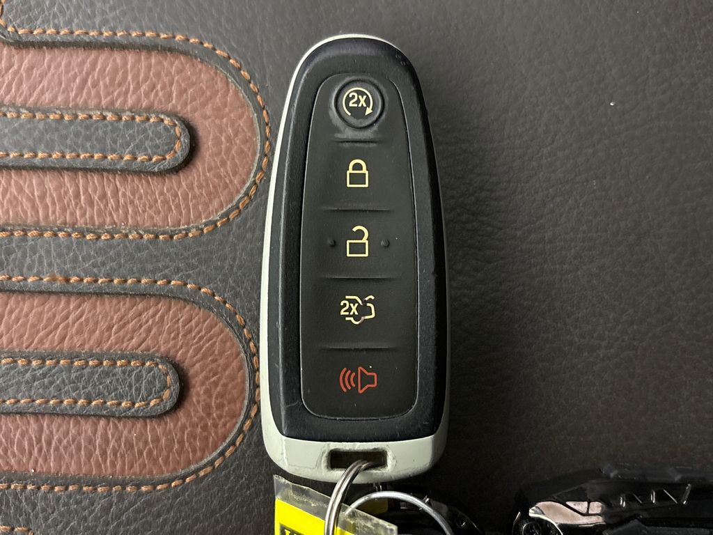 Used 2016 White Ford King Ranch image 34