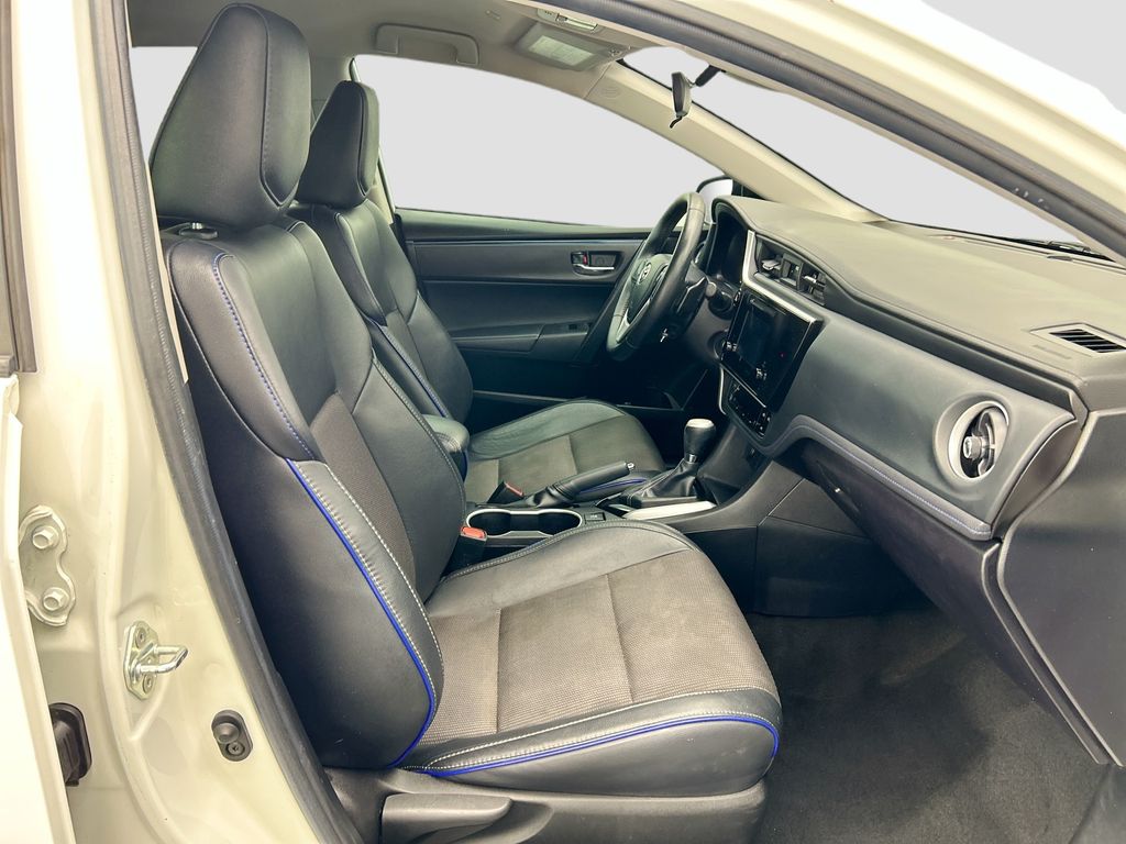 Thumbnail: 2019 Toyota Corolla - 18