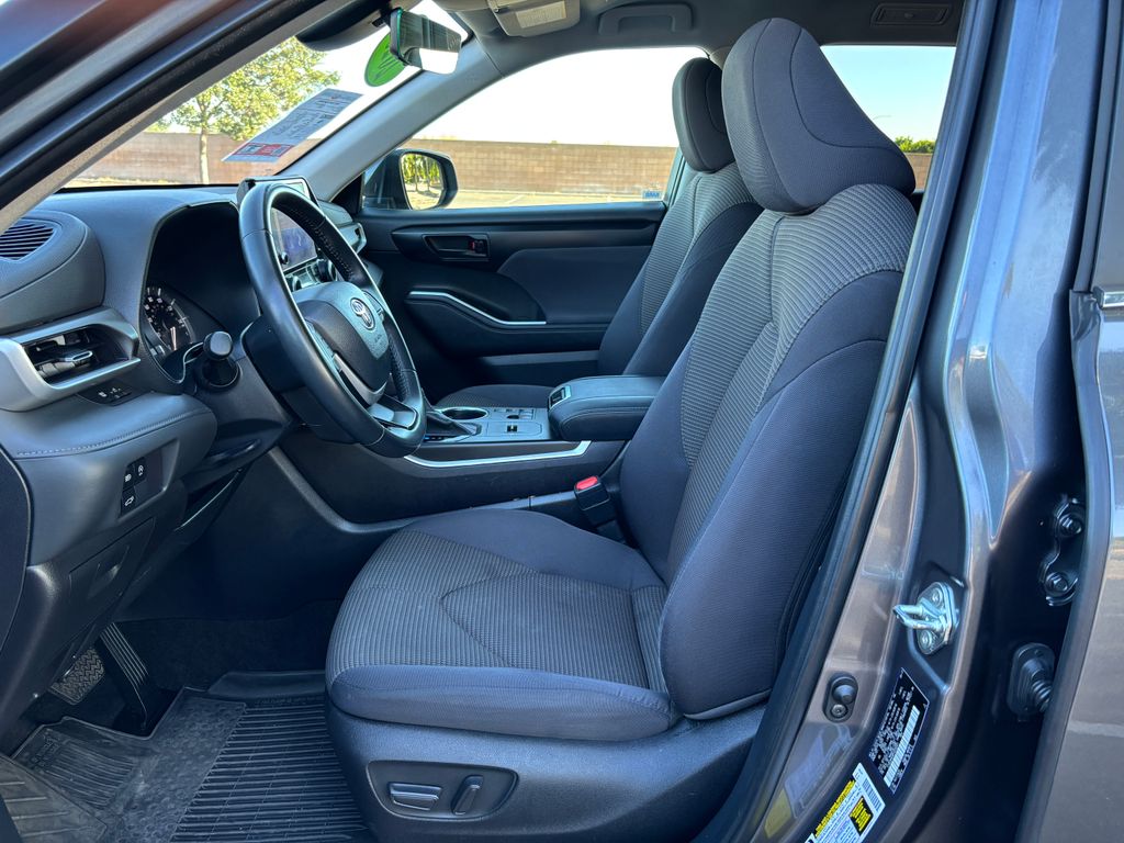 2023 Toyota Highlander L 25