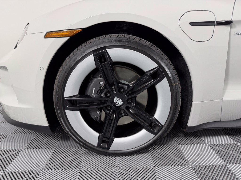 Thumbnail: 2026 Porsche Taycan - 16