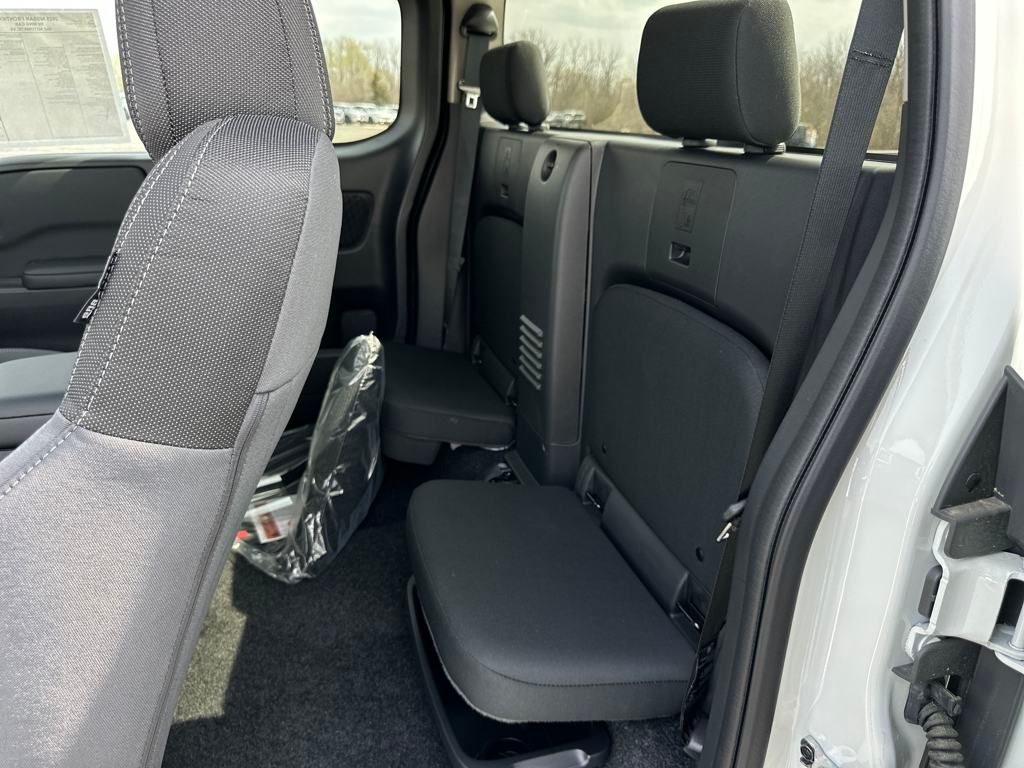 2025 Nissan Frontier SV photo