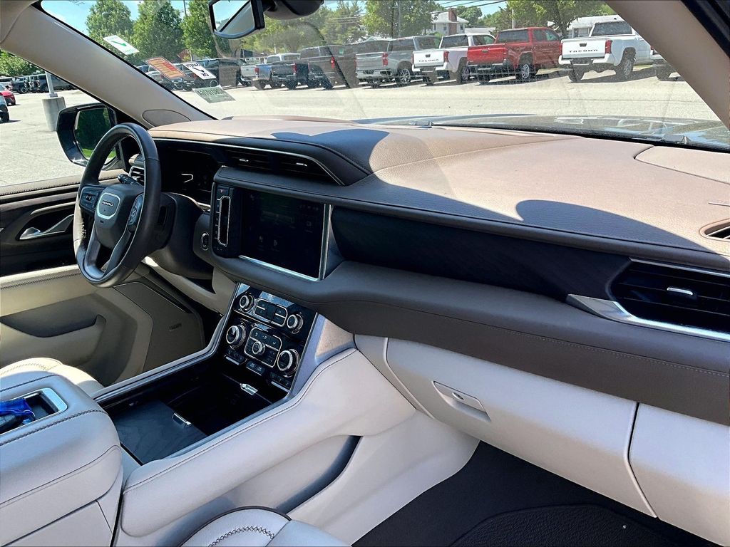 2022 GMC Yukon — photo 14