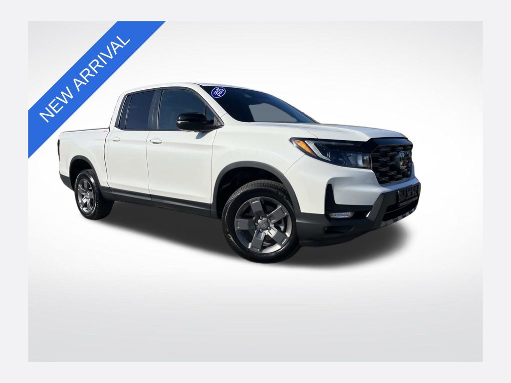 White 2025 Honda Ridgeline Pickup Truck All-Wheel Drive 9-Speed Automatic