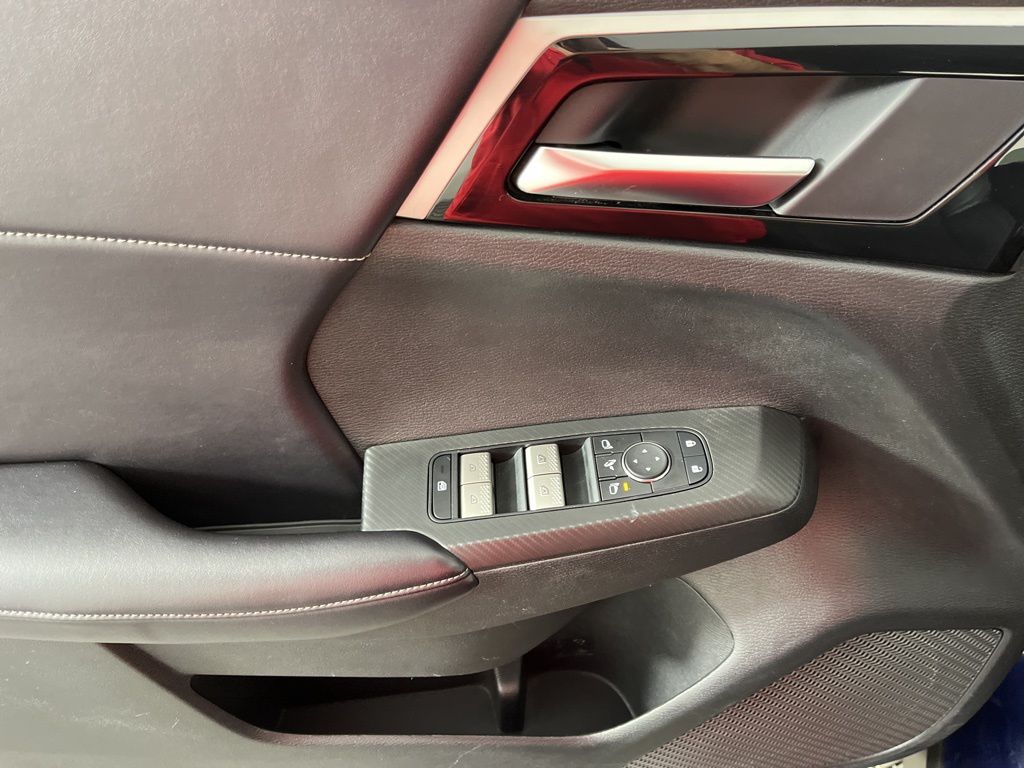 Thumbnail: 2024 Mitsubishi Outlander - 27