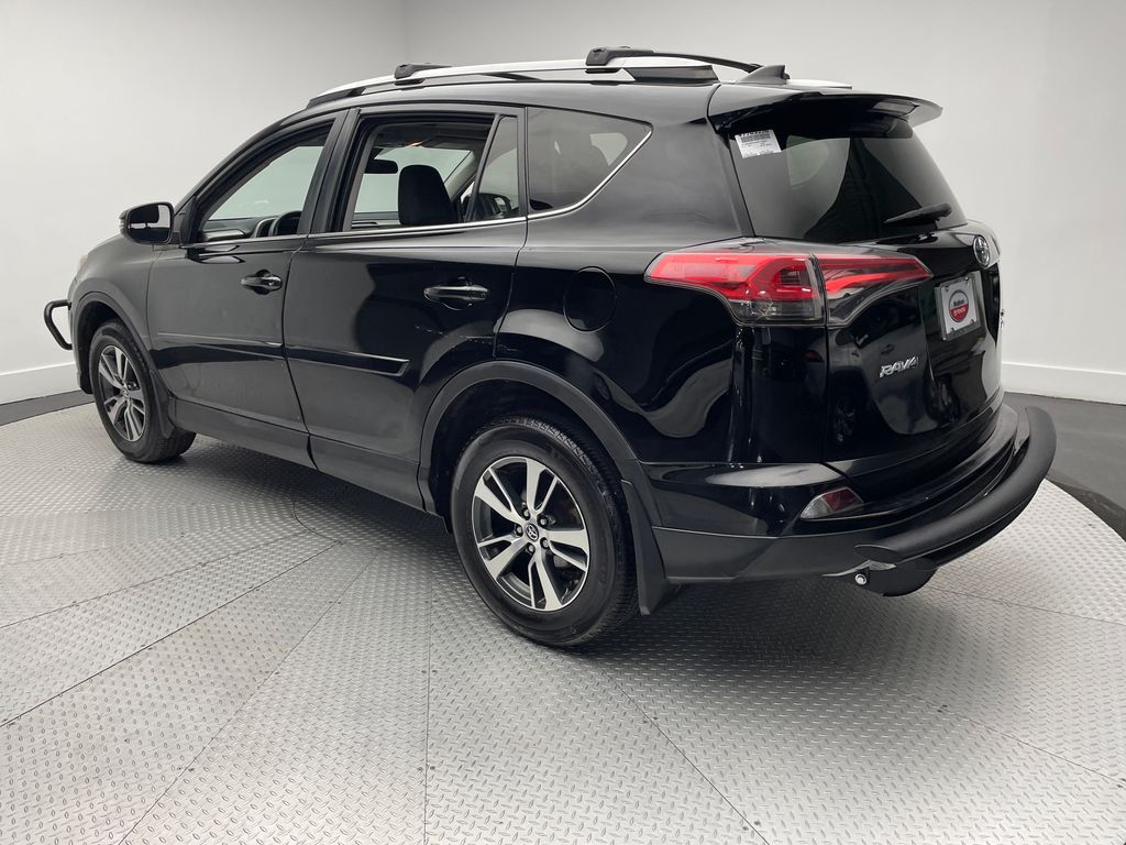 Thumbnail: 2018 Toyota RAV4 - 7