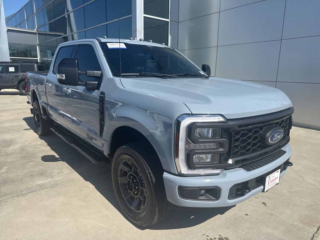Glacier Gray Metallic Tri-Coat 2024 Ford F-250 Super Duty Lariat Crew Cab 4WD Pickup Truck Four-Wheel Drive Automatic