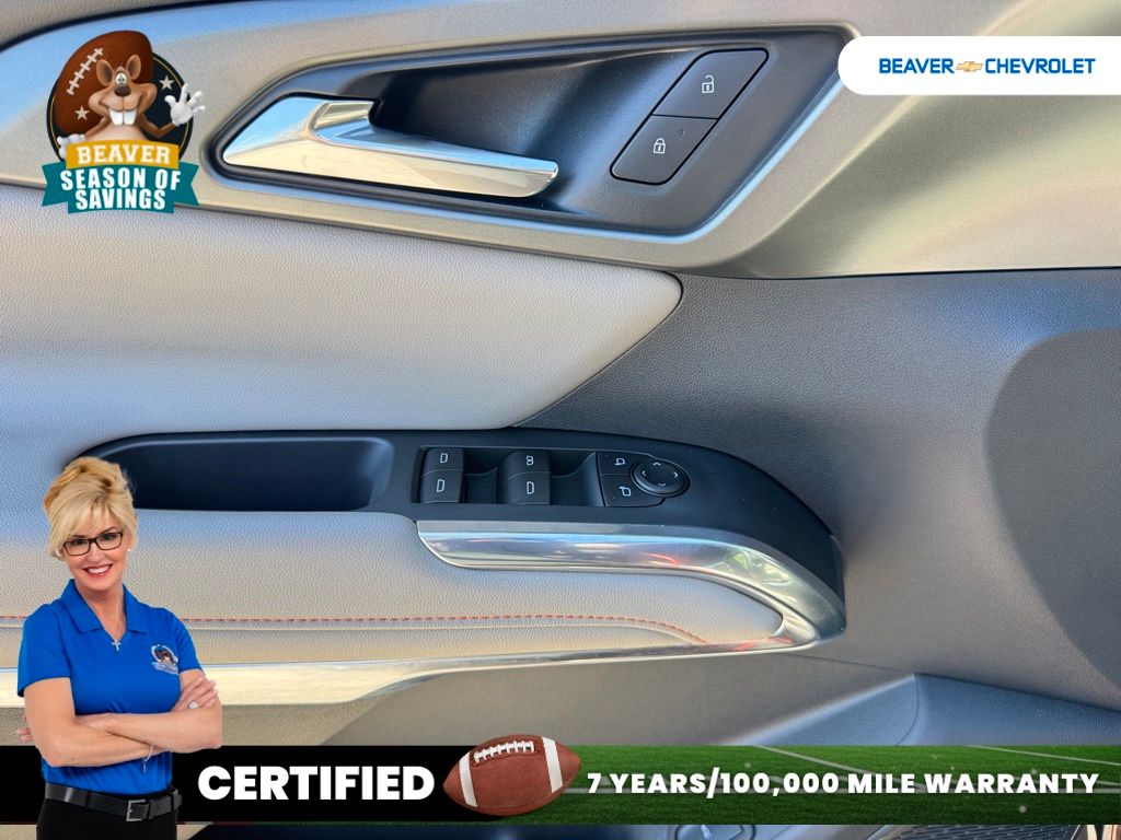 Used 2025 Chevrolet Traverse SUV