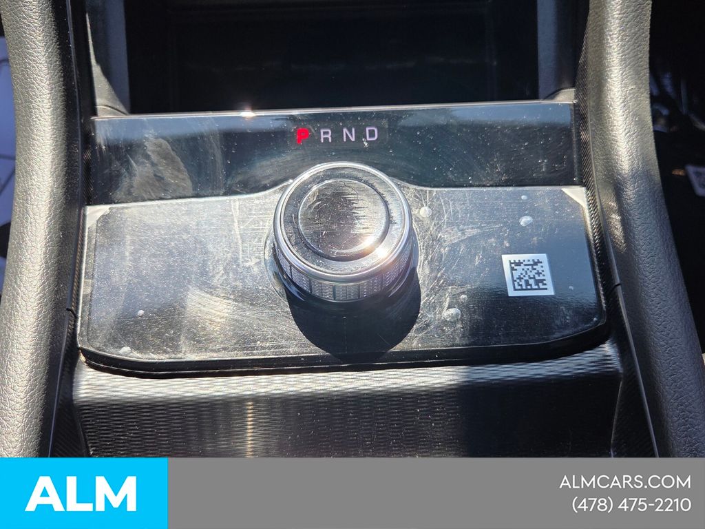 Used 2025 Silver Jeep Laredo image 22