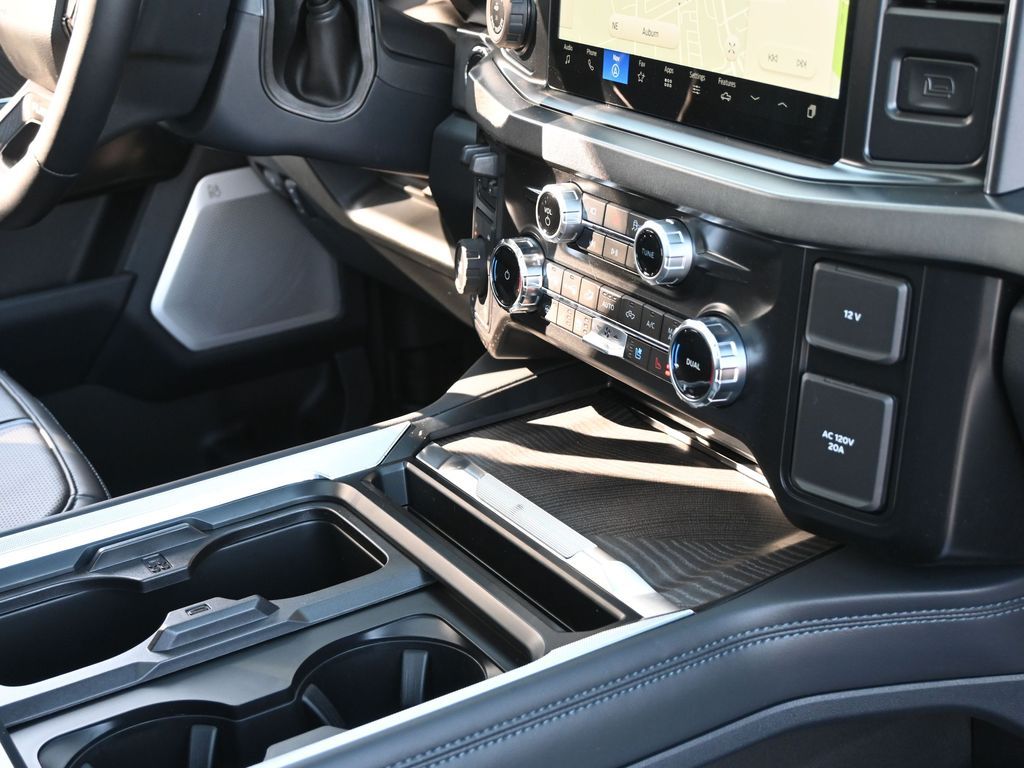 2025 Ford F-350 Super Duty Platinum