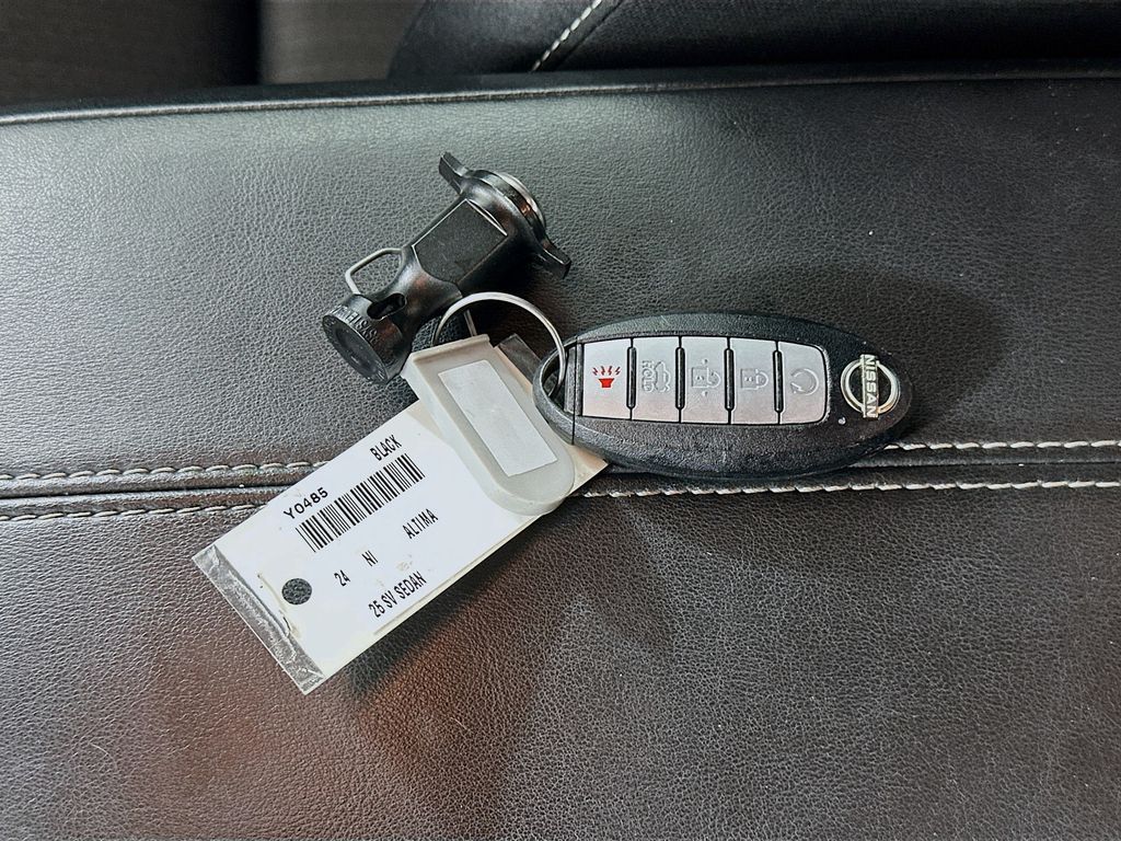 Used 2024 Black Nissan 2.5 SV image 35