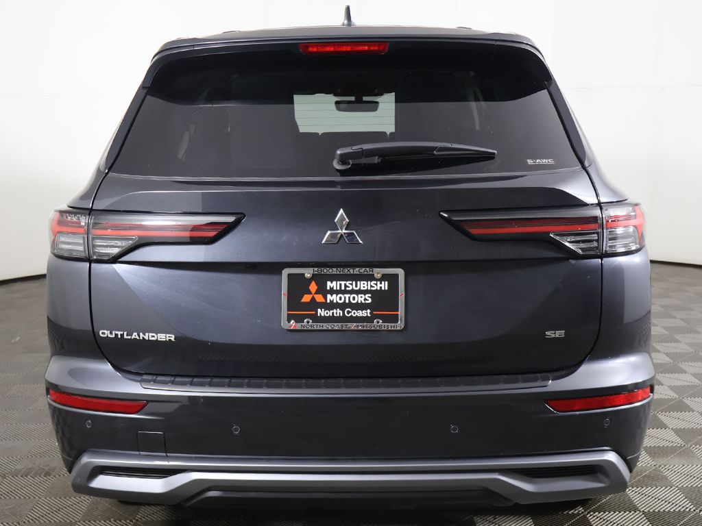 New 2026 Gray Mitsubishi SE image 13