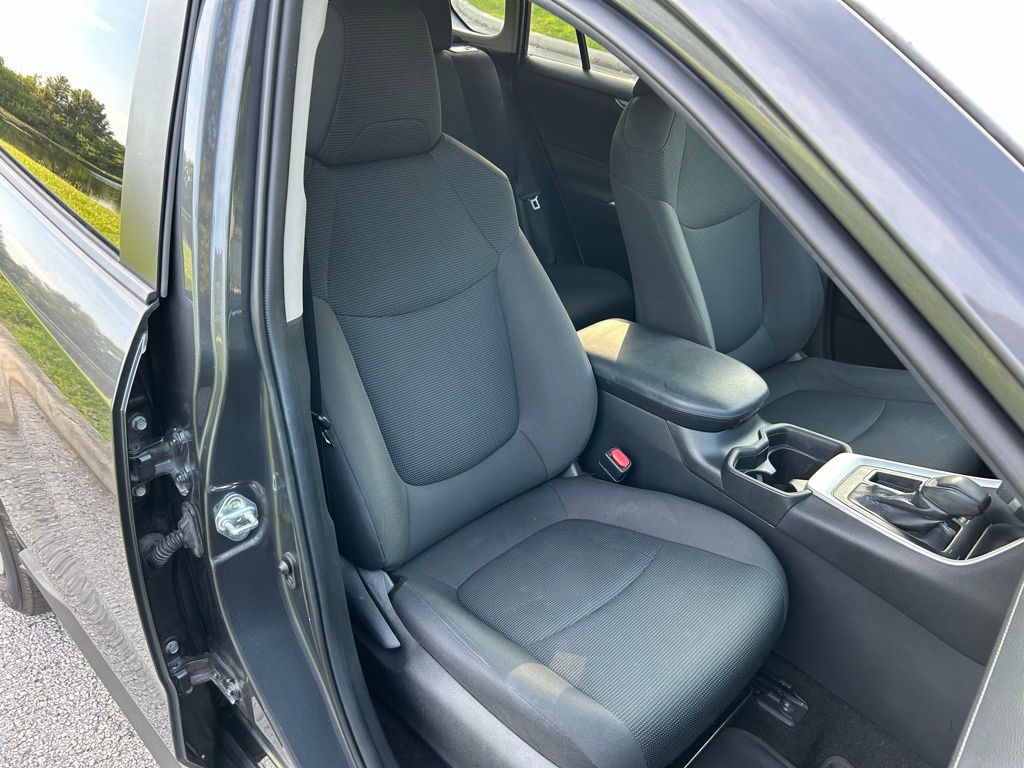 Thumbnail: 2021 Toyota RAV4 - 14