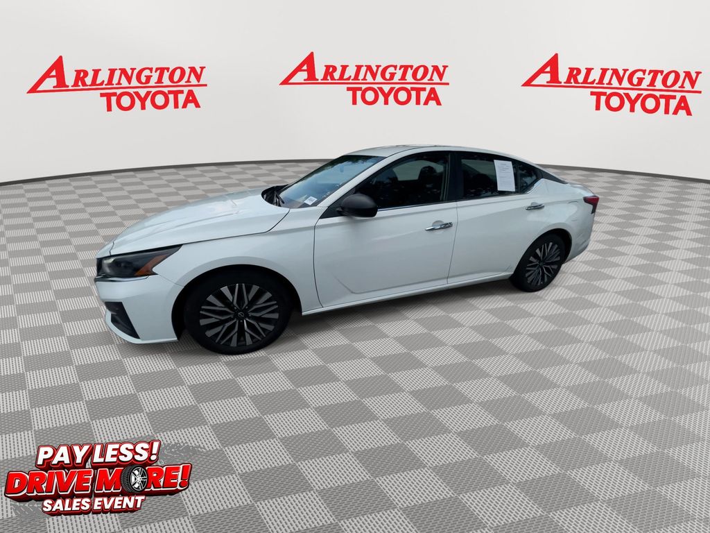 Used 2025 Nissan Altima Sedan