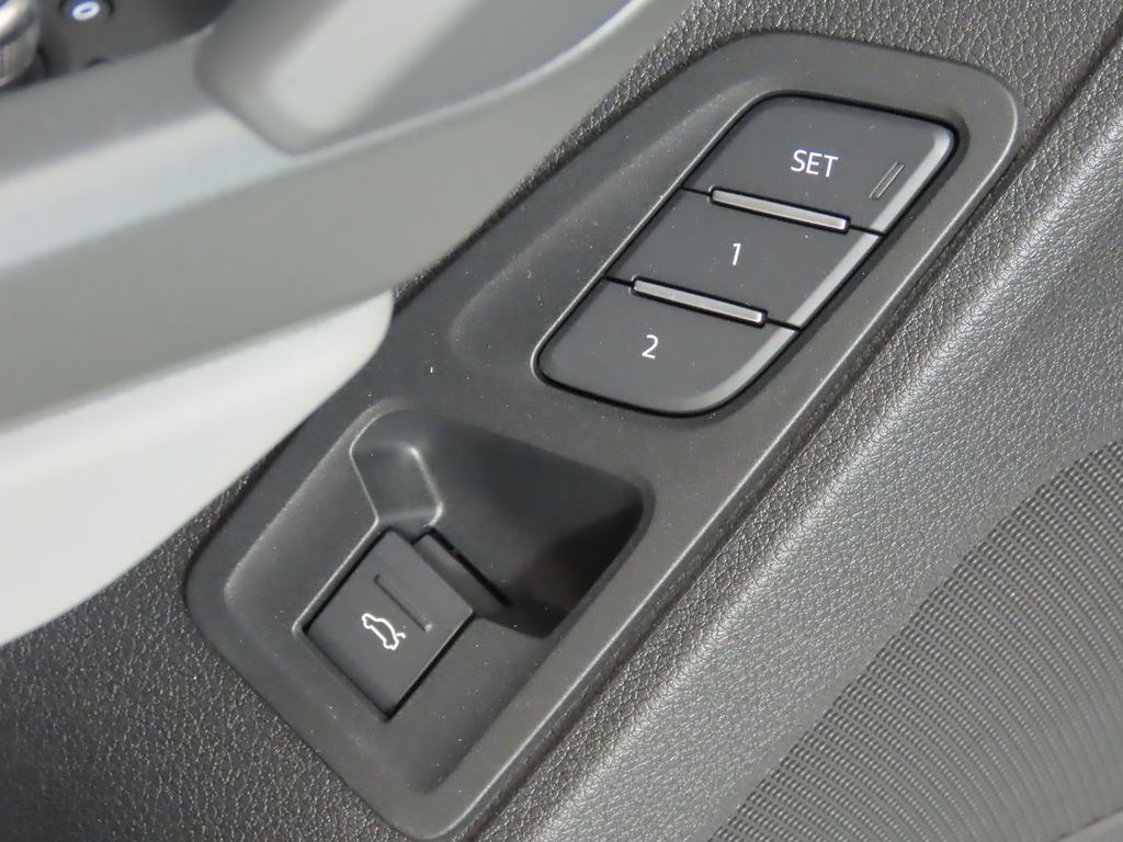 Thumbnail: 2025 Audi Q3 - 32