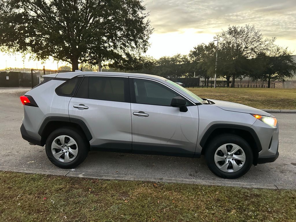 Thumbnail: 2022 Toyota RAV4 - 6