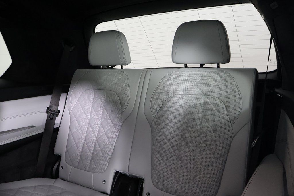 Thumbnail: 2026 BMW X7 - 7