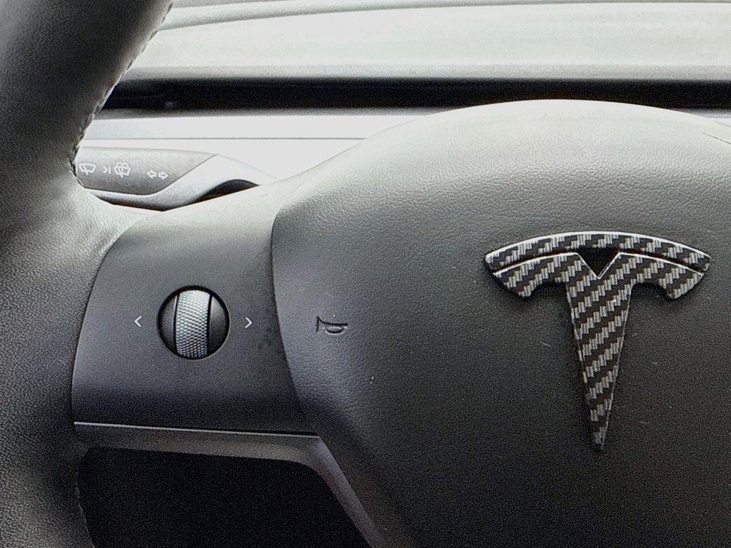 Thumbnail: 2023 Tesla Model Y - 11