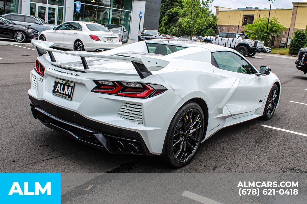 Used 2024 White Chevrolet Stingray image 6