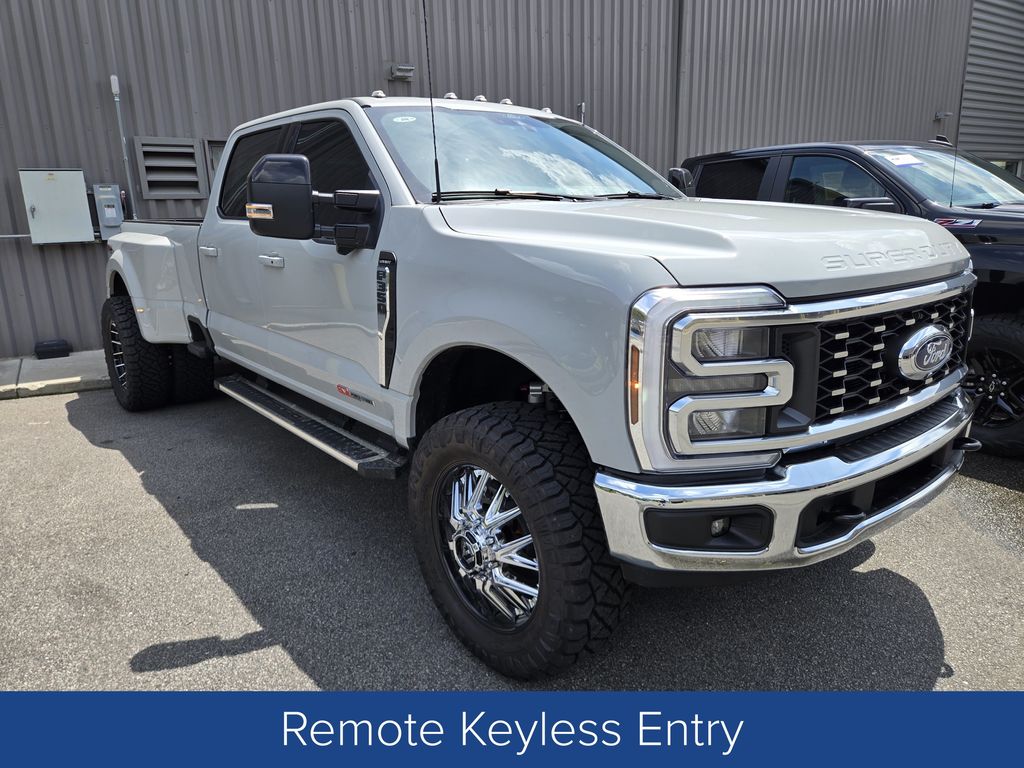 2026 Ford F-350 Super Duty LARIAT