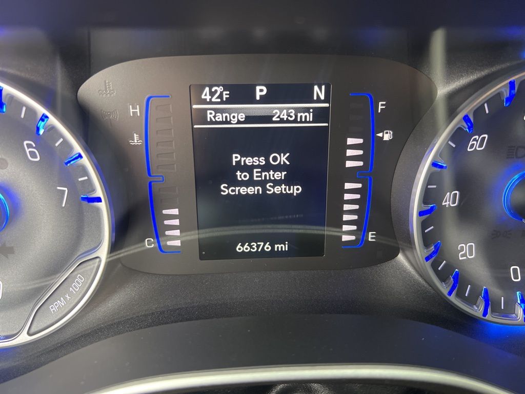 2020 Chrysler Pacifica Touring photo