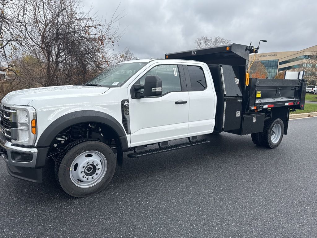 2026 Ford F-550 Super Duty Chassis Cab XL's photo